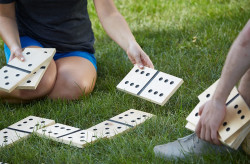 domino2 1650615550 Giant Dominos