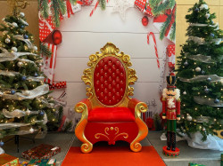 Red , white and green décor Red Throne